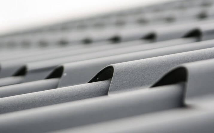 DIY vs professional roof repair